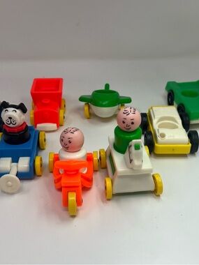 Vintage Fisher-Price Little People mixed lot Of 12 vehicles figures accessories